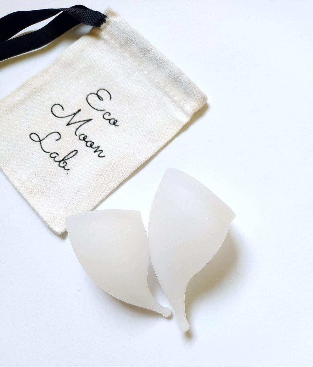 Coppetta Mestruale Anatomica in Silicone medicale anallergico disponibile in 2 misure S e L