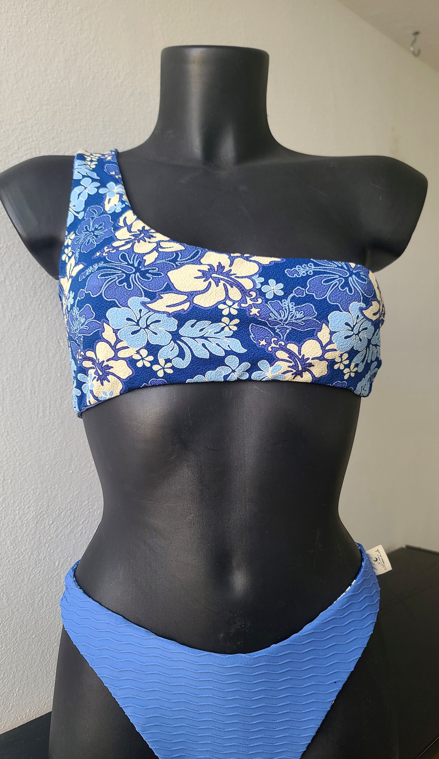 Costume Monospalla Artigianale Reversibile – Lycra Riciclata